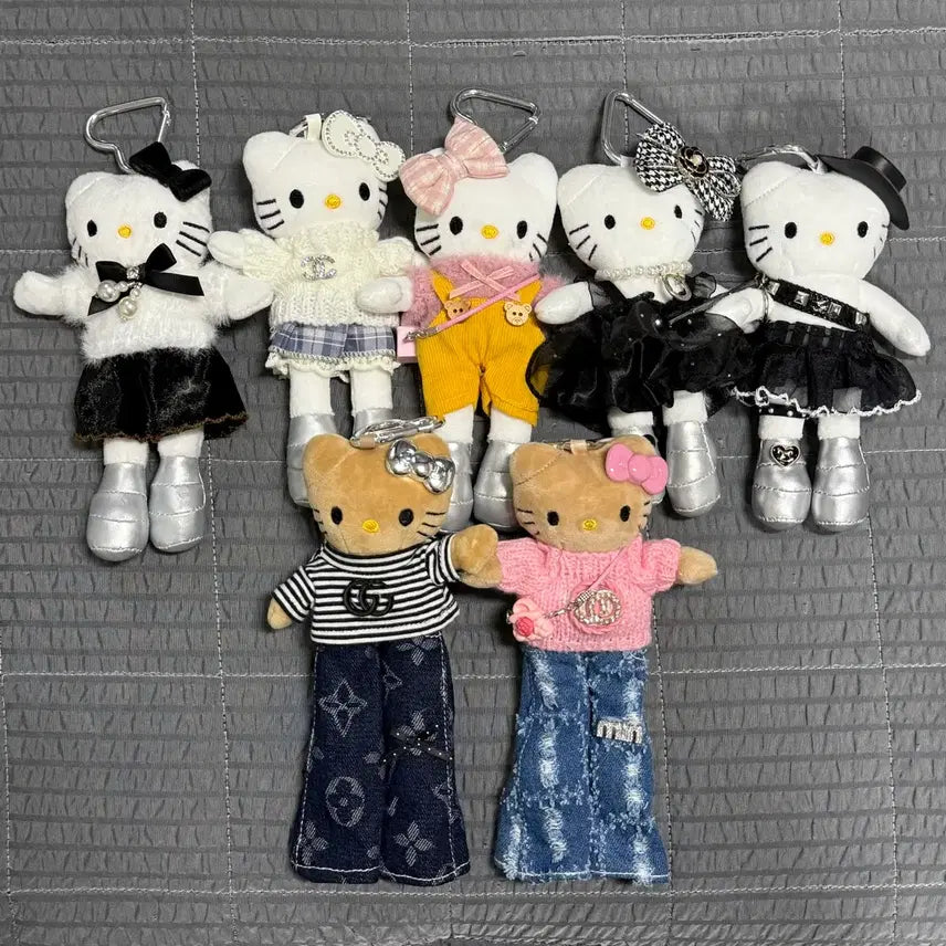 [BUNJANG] Long-Legged Kitty Keyring / 롱다리 키티 키링