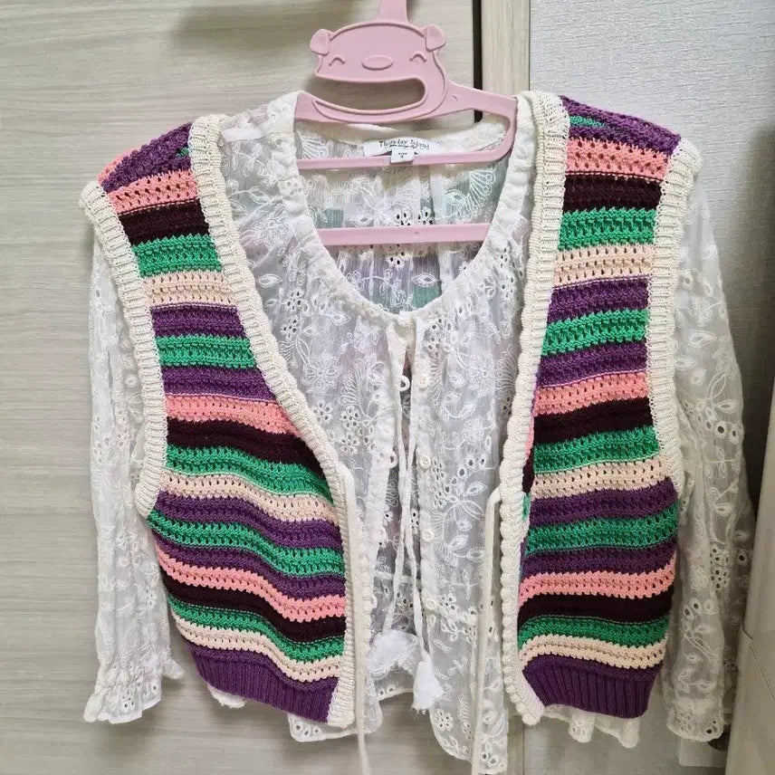 [BUNJANG] Thursday Island Lace Blouse + Knit Vest Set / Thursday Island 레이스 블라우스 + 니트 조끼