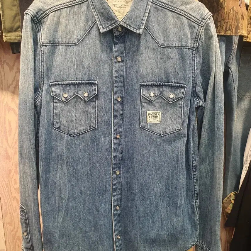 [BUNJANG] Tommy Hilfiger Denim Western Snap Shirt (Size S/95) / [정품] 타미힐피거 데님 웨스턴 셔츠 (S/95)