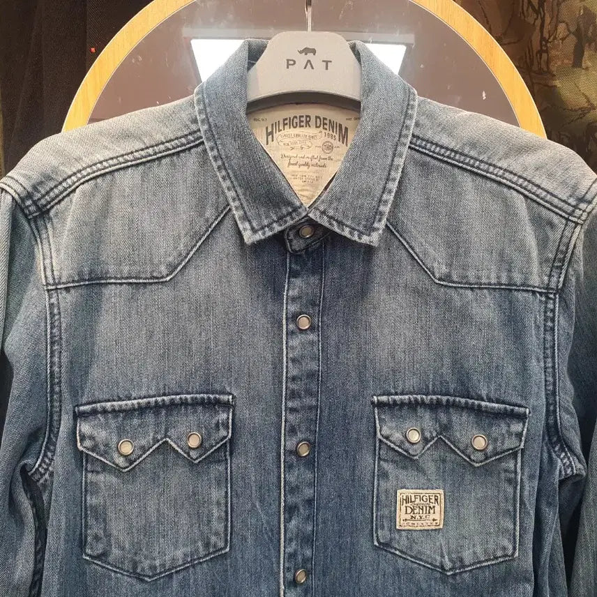 [BUNJANG] Tommy Hilfiger Denim Western Snap Shirt (Size S/95) / [정품] 타미힐피거 데님 웨스턴 셔츠 (S/95)