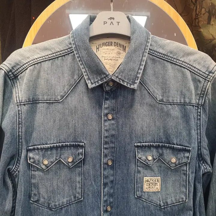 [BUNJANG] Tommy Hilfiger Denim Western Snap Shirt (Size S/95) / [정품] 타미힐피거 데님 웨스턴 셔츠 (S/95)
