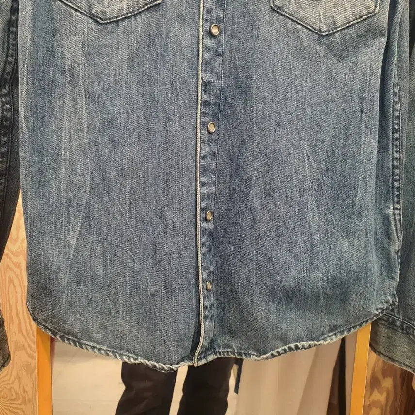 [BUNJANG] Tommy Hilfiger Denim Western Snap Shirt (Size S/95) / [정품] 타미힐피거 데님 웨스턴 셔츠 (S/95)