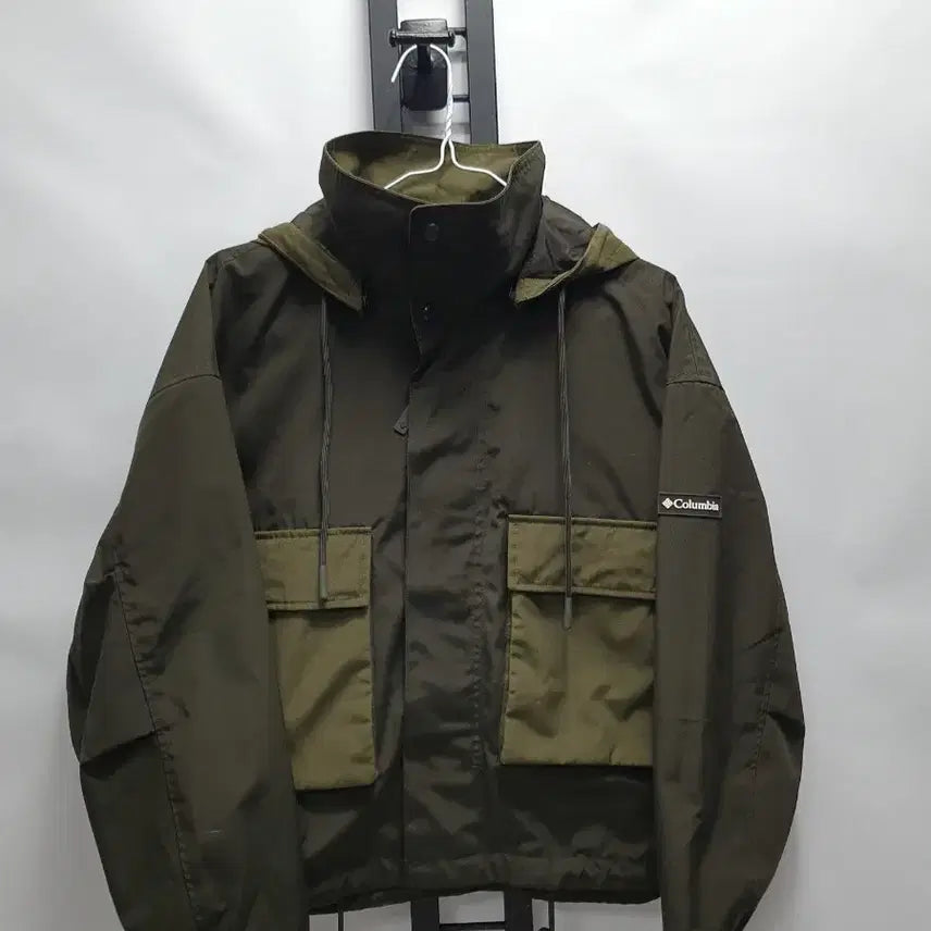 [BUNJANG] Columbia Cropped Pocket Windbreaker Jacket - Khaki, Medium / 컬럼비아 바람막이 크롭 포켓 자켓 카키 m
