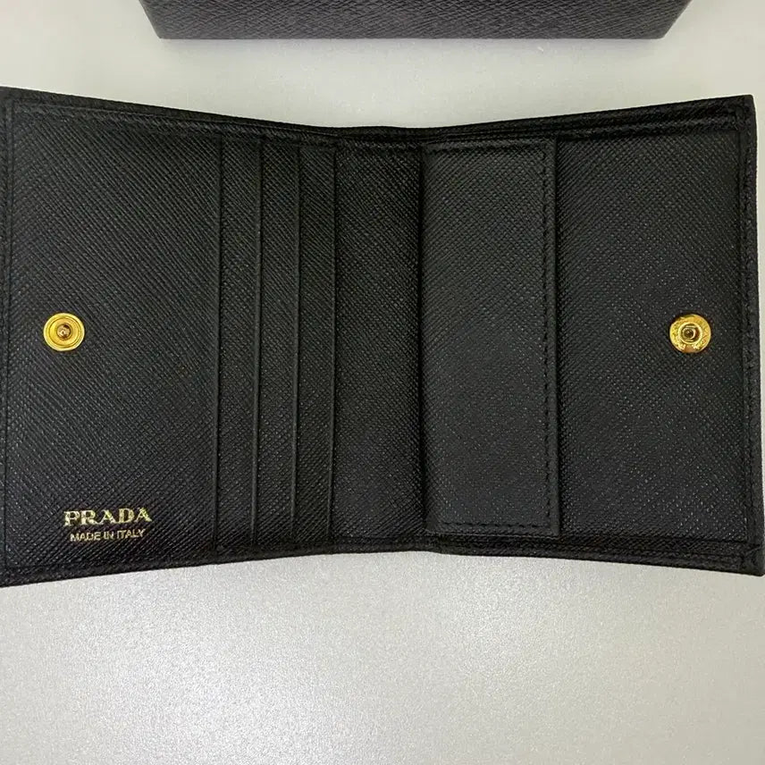[BUNJANG] Prada Saffiano Bi-Fold Wallet Gold Logo / (정품)프라다 사피아노 지갑