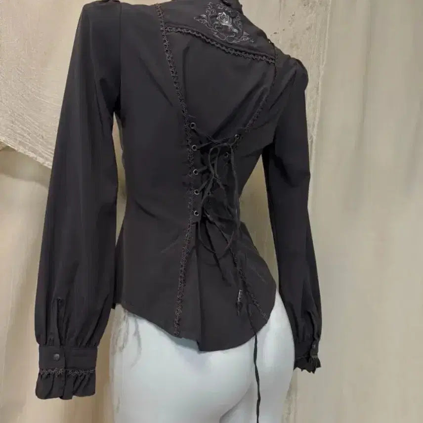 [BUNJANG] Ozzon Charcoal Brown Black Frill Corset Eyelet Lace Gothic Blouse / 오즈온 Ozzon 차콜브라운블랙 프릴 코르셋 아일렛 레이스 고딕 블라우스