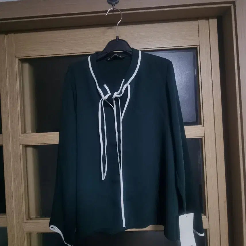 [BUNJANG] Zara Basic Green Ribbon Blouse / 자라 베이직 그린색 리본 블라우스m