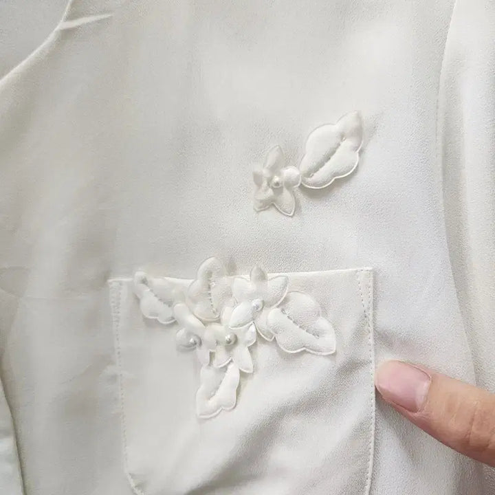 [BUNJANG] Vintage Feminine Flower Pocket Cream Blouse Jacket / 빈티지 페미닌 플라워포켓 크림 블라우스 자켓
