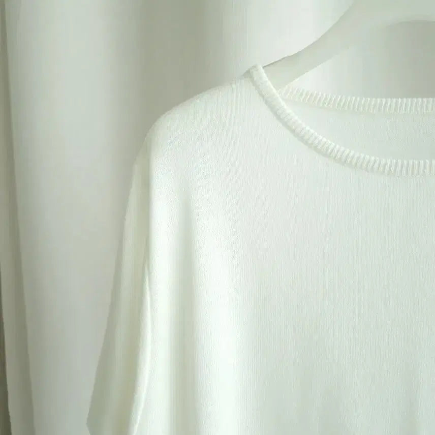 [BUNJANG] White Short-Sleeve Knit T-Shirt (55-66) / 새상품) 얇은 반팔 니트 티셔츠 화이트 55~66