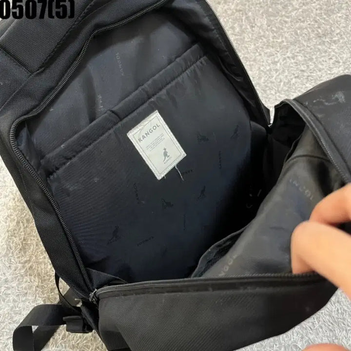 [BUNJANG] Kangol Black Backpack Bag / 캉골 블랙 백팩 가방