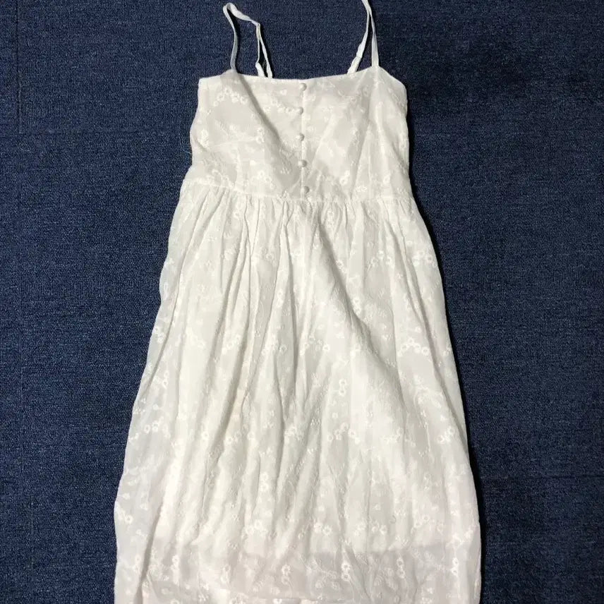 [BUNJANG] White Embroidered Mini Dress / 모리걸 자수 화이트 미니 원피스