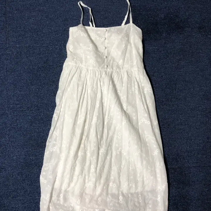 [BUNJANG] White Embroidered Mini Dress / 모리걸 자수 화이트 미니 원피스