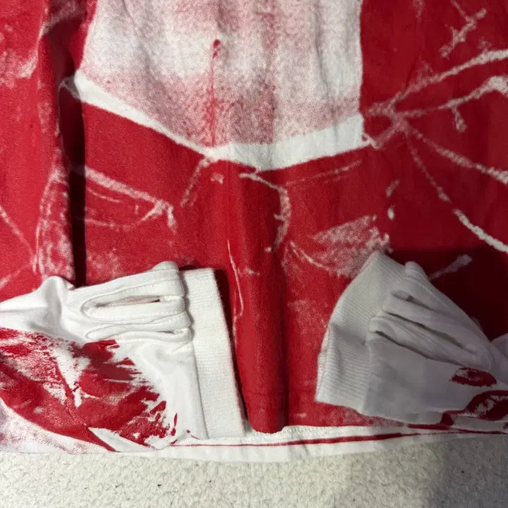 [BUNJANG] MOMMANWA White/Red Printing Long Sleeve T-Shirt / MOMMANWA 화이트/레드 프린팅 긴팔 티셔츠