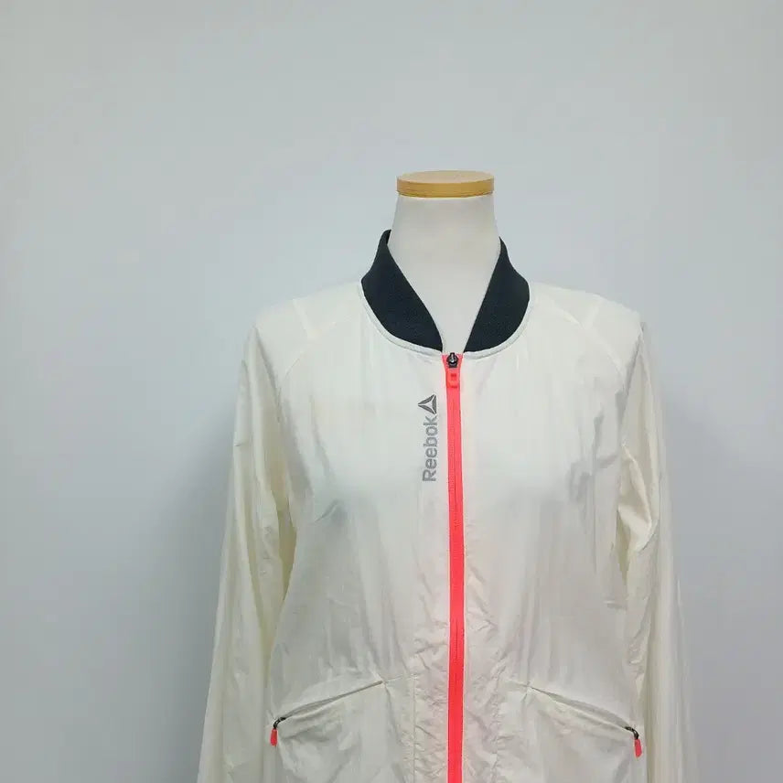 [BUNJANG] Reebok Lightweight Windbreaker Jacket (Size 55) / 리복 경량 바람막이 자켓 55