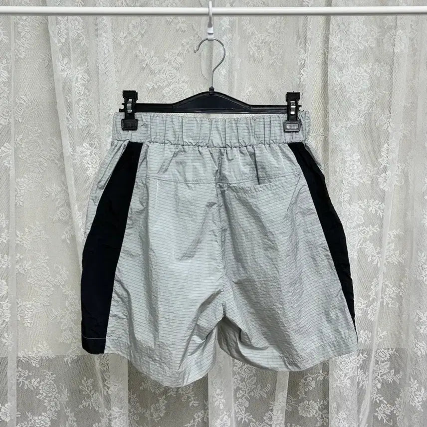 [BUNJANG] Diadora Regista Woven Shorts - Grey / S) 디아도라 레지스타 우븐 쇼츠 그레이