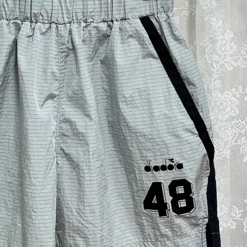 [BUNJANG] Diadora Regista Woven Shorts - Grey / S) 디아도라 레지스타 우븐 쇼츠 그레이