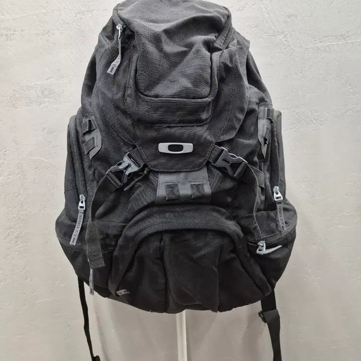 [BUNJANG] Oakley Black Backpack / 오클리 블랙 백팩