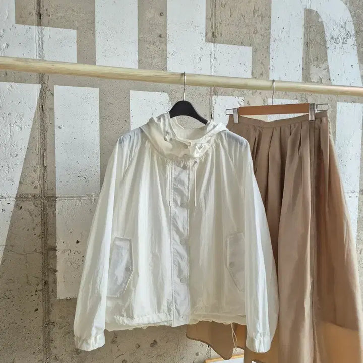 [SOLD OUT] SJ와니 바스락 후드자켓
