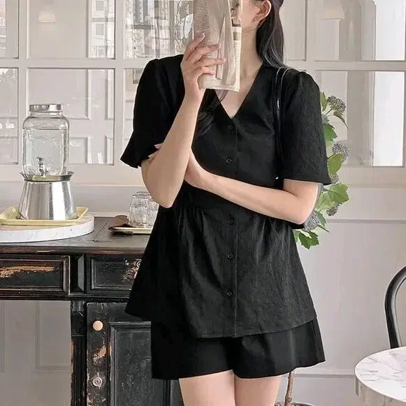 [BUNJANG] Hotping Black V-Neck Jacquard Short-Sleeve Blouse / (1)핫핑 여성 반팔 블라우스 브이넥 자가드 블랙