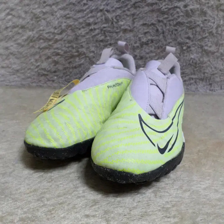 [BUNJANG] Nike Kids Junior Futsal Shoes (Used) / 후루룩구제 240 나이키 키즈 주니어 아동 풋살화 중고 신발 260507