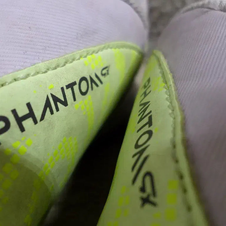 [BUNJANG] Nike Kids Junior Futsal Shoes (Used) / 후루룩구제 240 나이키 키즈 주니어 아동 풋살화 중고 신발 260507