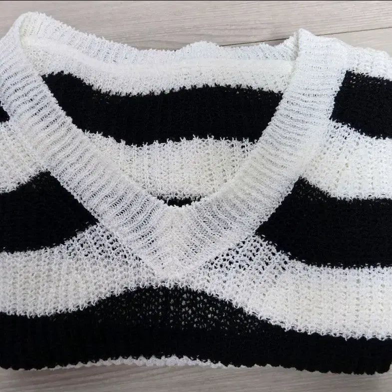 [BUNJANG] V-Neck Striped Knit Top / 여름 니트 팝니다