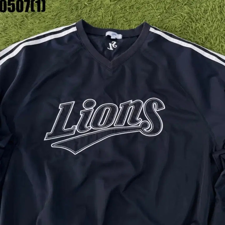 [BUNJANG] Lions Round Neck Warm-Up Top / Lions 라운드넥 웜업
