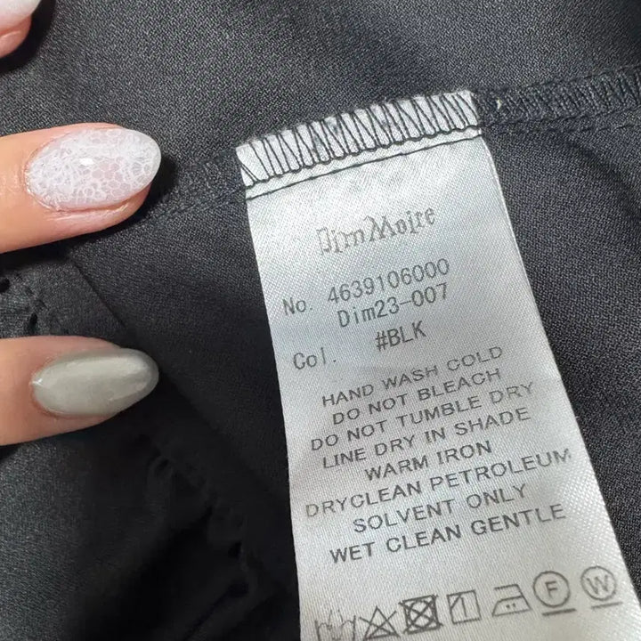 [BUNJANG] Dimmoire Frilled Blouse Black / Dimmoire 딤모아르 프릴 블라우스 블랙