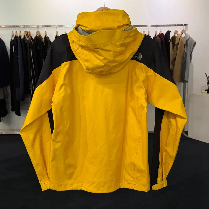 [BUNJANG] The North Face Gore-Tex Mountain Jacket (Size M) / [택포] [M] 노스페이스 고어텍스 마운틴자켓