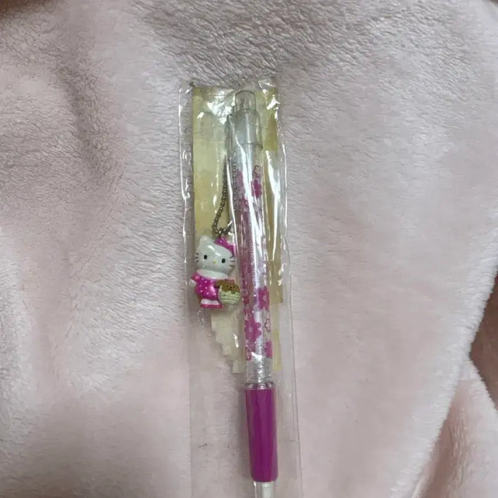 [SOLD OUT] 개산책 키티 볼펜 고전 산리오 헬로키티 스트랩 강아지 도트 레트로 레어