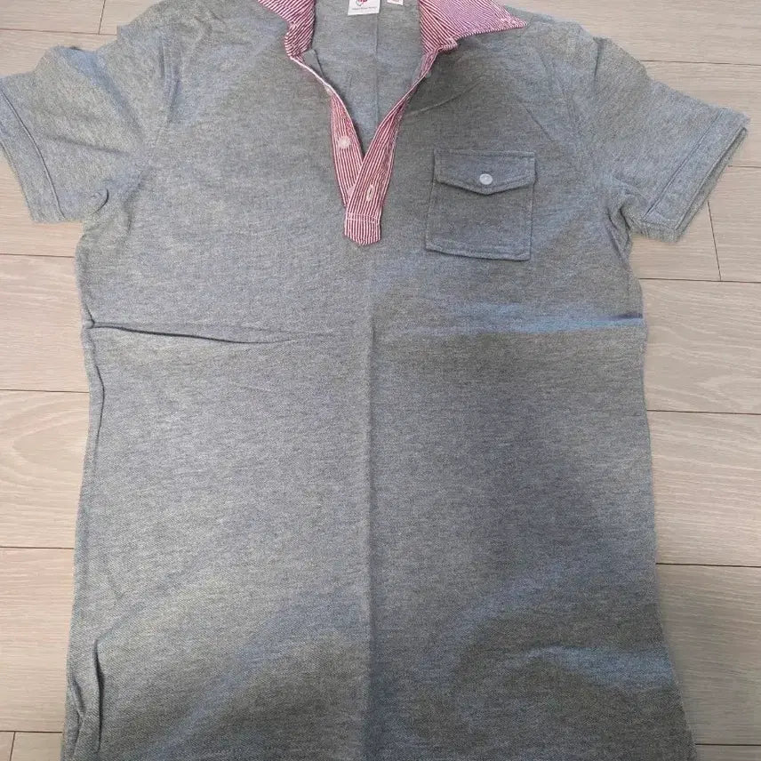 [BUNJANG] Uniqlo Gray Collar Short Sleeve T-Shirt - Medium / NB 회색 카라 반팔티 M 사이즈  유니클로