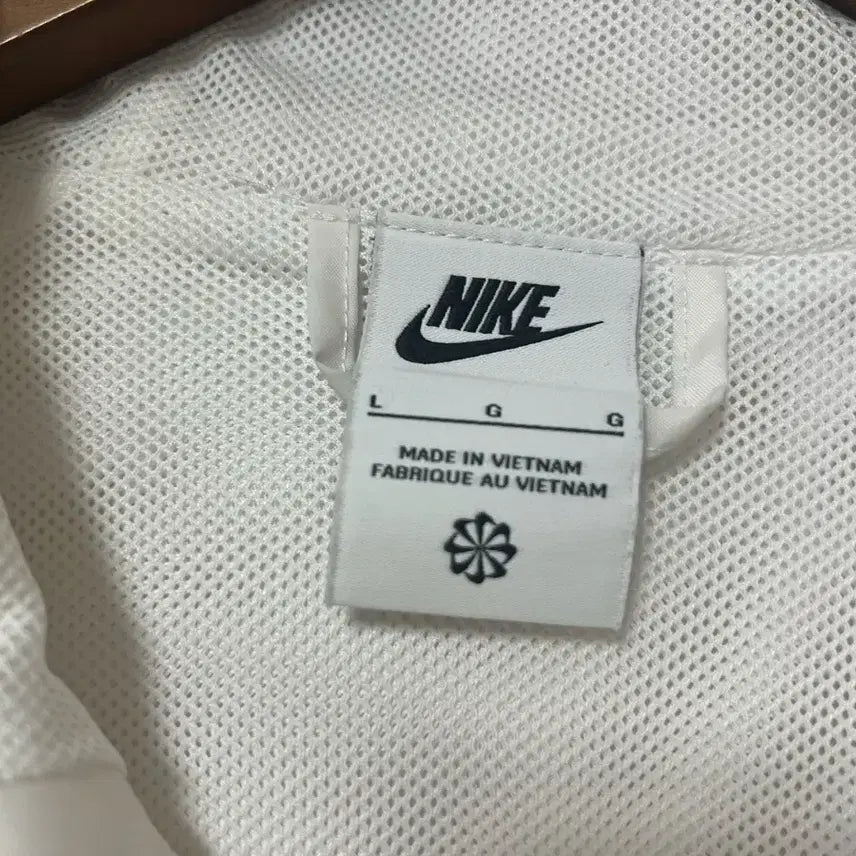 [BUNJANG] Nike Windrunner Jacket L (100) / 나이키 윈드러너 바람막이 L / 100