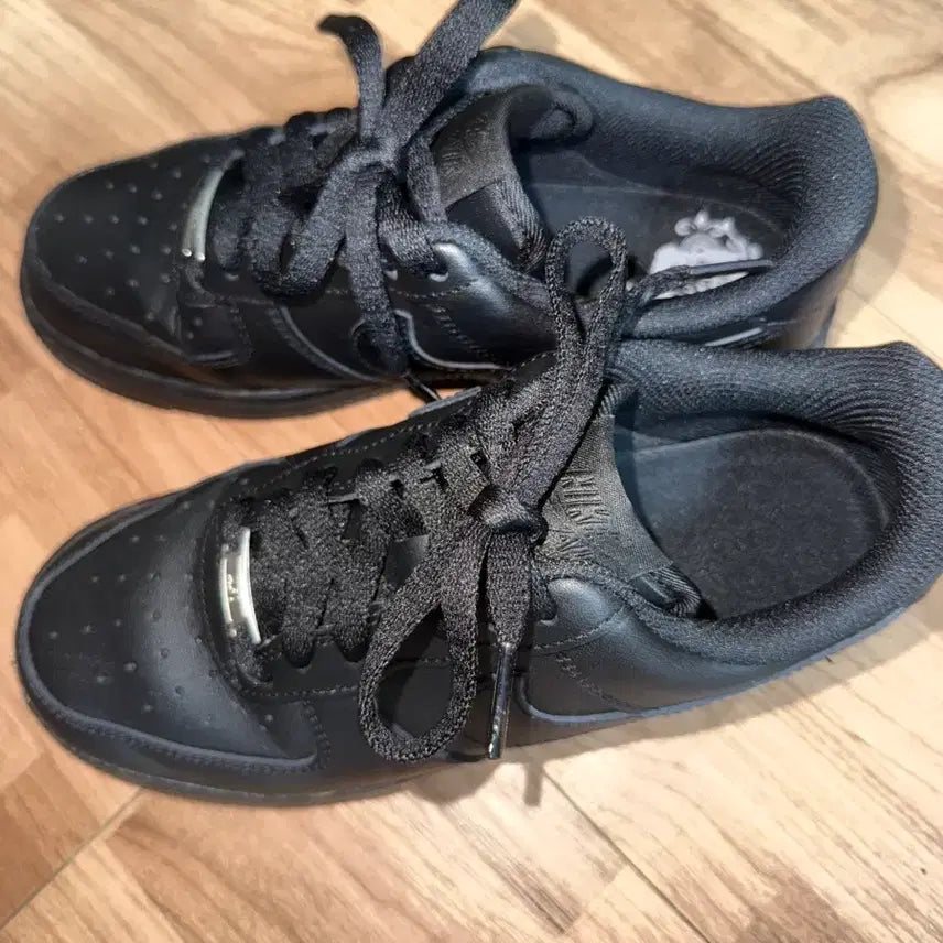 [BUNJANG] Nike Air Force 1 Low Triple Black Sneakers / 나이키 에어포스 로우 트리플 블랙 거의 새상품