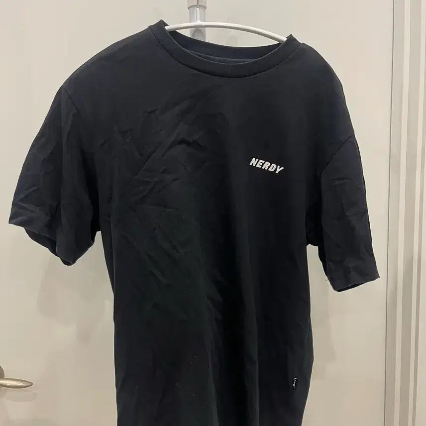 [BUNJANG] NERDY Black Short-Sleeve T-Shirt / 널디 NERDY 블랙 반팔 티셔츠