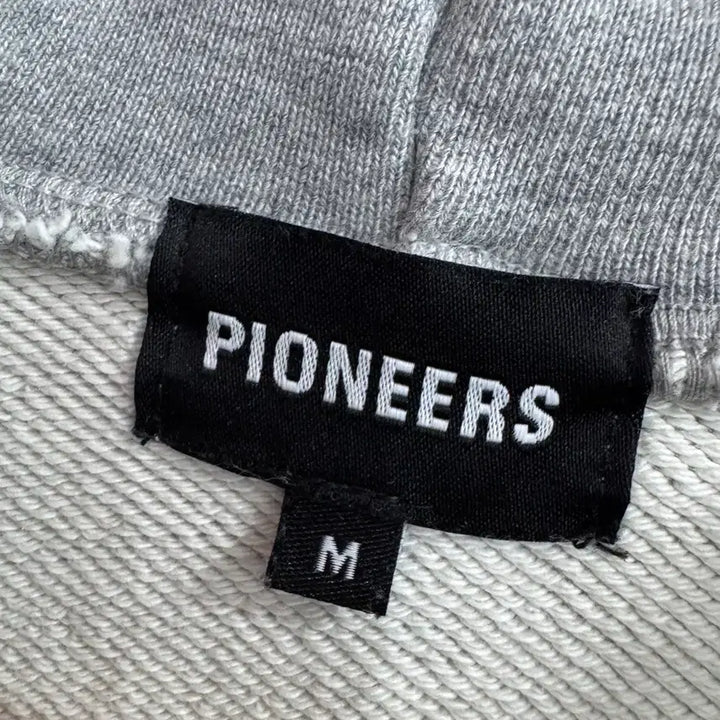 [BUNJANG] Pioneers Hooded Zip-Up Sweatshirt / PIONEERS 파이오니어스 후드집업