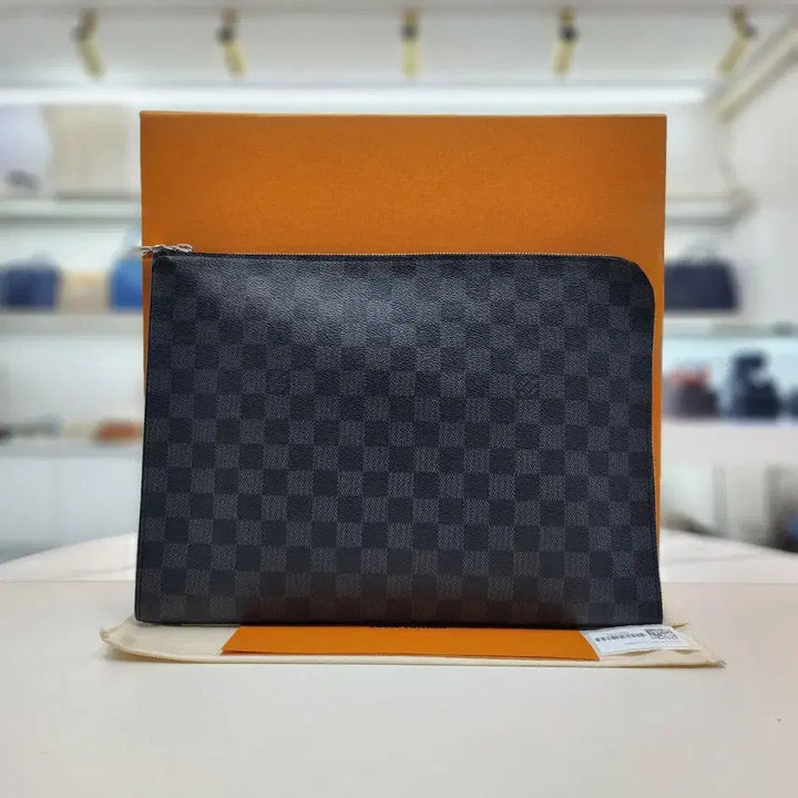 [BUNJANG] Louis Vuitton Damier Graphite Pochette Jour GM Clutch N64437 / 루이비통 다미에 그라파이트 포쉐트 주르 GM 클러치 N64437