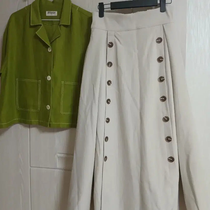 [BUNJANG] Isovi Button Detail Long Skirt / 이소비 버튼 디테일 롱스커트 / 새상품 / 뒷밴딩