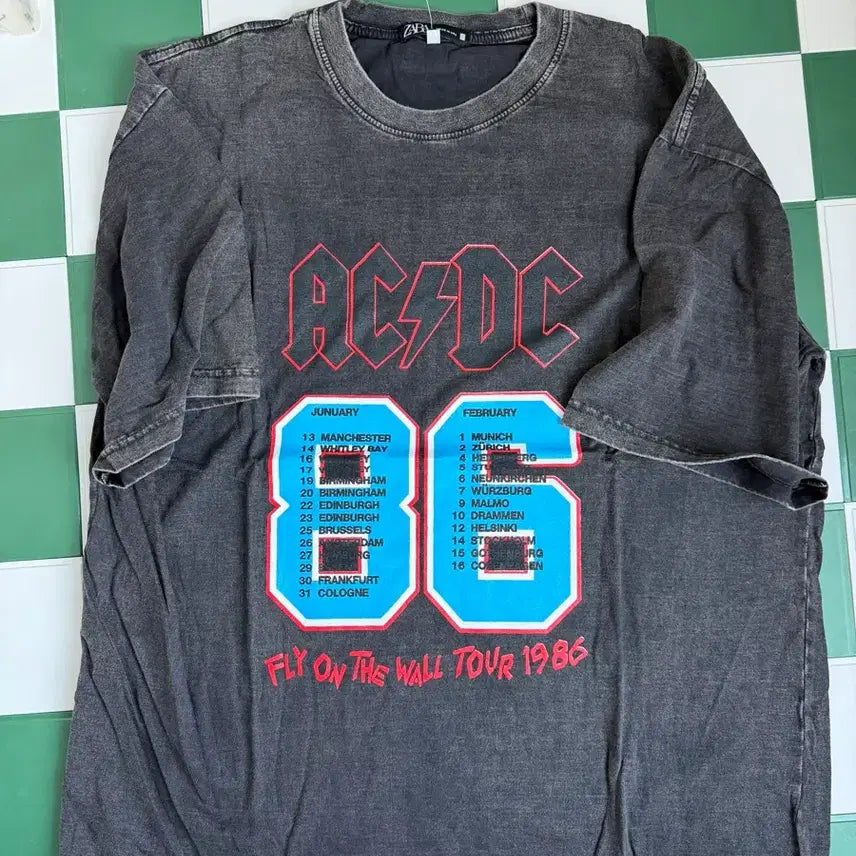 [BUNJANG] ACDC 1986 Fly on the Wall Tour T-Shirt / ACDC 1986 Fly on the Wall 투어 반팔티