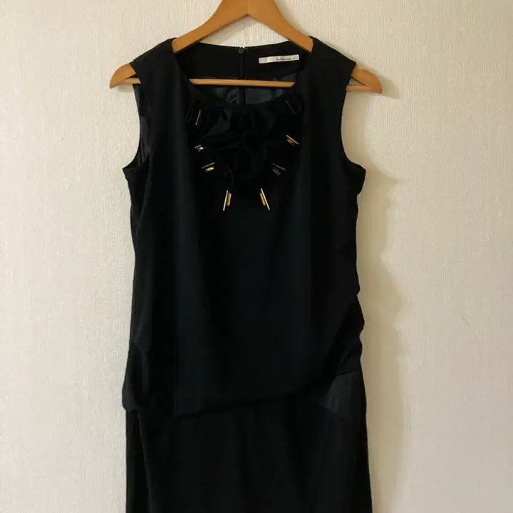 [BUNJANG] Chatelaine Floral Detail Midi Dress / 샤트렌 원피스