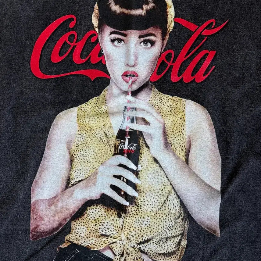 [BUNJANG] Coca-Cola Vintage Print Sleeveless Tank Top / 코카콜라 빈티지 프린팅 나시 민소매