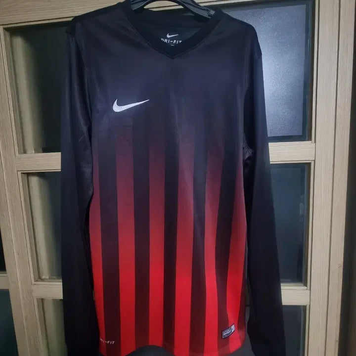 [BUNJANG] Nike Football Long Sleeve T-Shirt Size 95 / 나이키 축구 긴팔 티셔츠 95