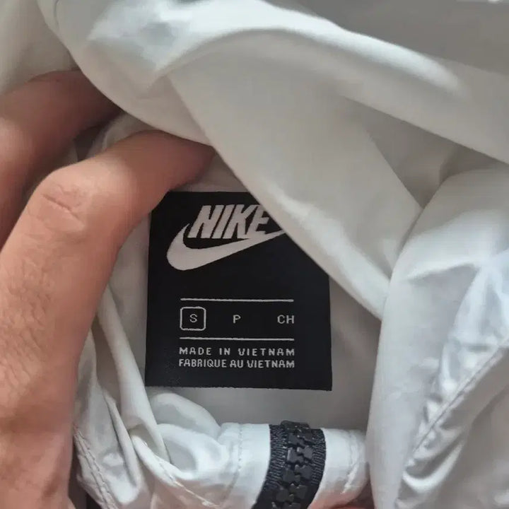 [BUNJANG] Nike Windbreaker Hoodie Zip-up Black/White / 나이키 바람막이 블랙/화이트 후드집업