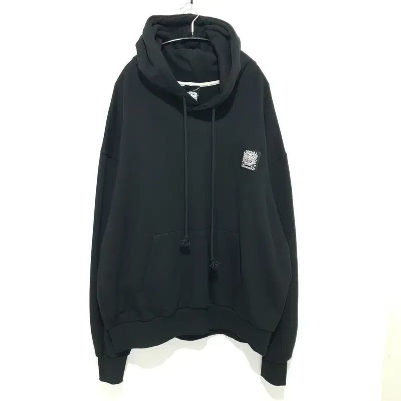 [BUNJANG] KIRTIMUKA Embroidered Square Patch Loose Fit Hoodie / 키르티무카 스퀘어 자수 패치 루즈핏 후드티 ONE_M2648