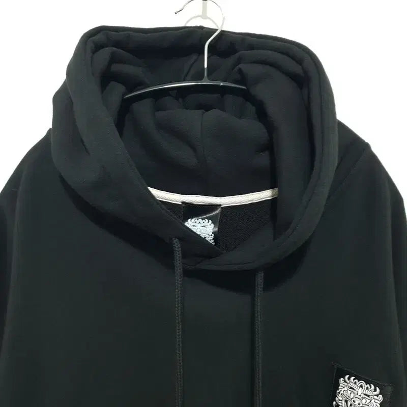 [BUNJANG] KIRTIMUKA Embroidered Square Patch Loose Fit Hoodie / 키르티무카 스퀘어 자수 패치 루즈핏 후드티 ONE_M2648