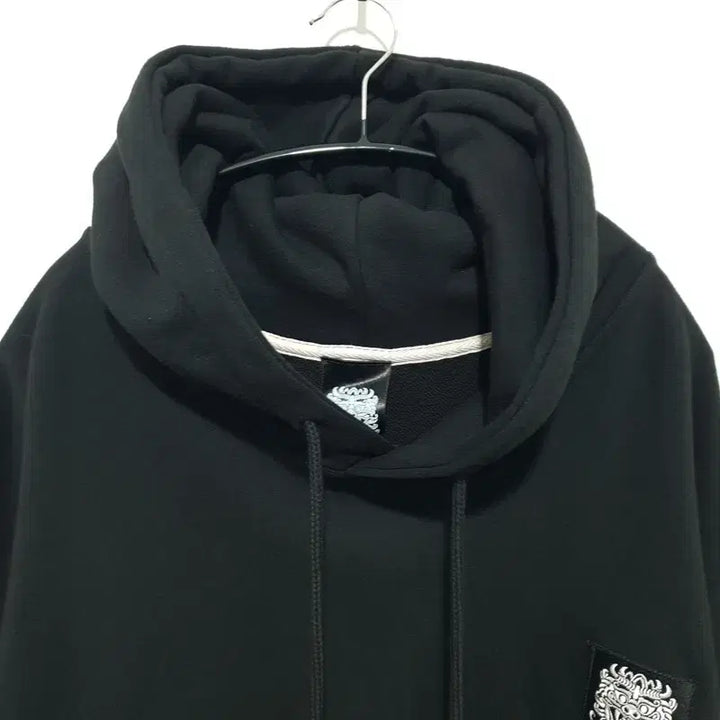 [BUNJANG] KIRTIMUKA Embroidered Square Patch Loose Fit Hoodie / 키르티무카 스퀘어 자수 패치 루즈핏 후드티 ONE_M2648