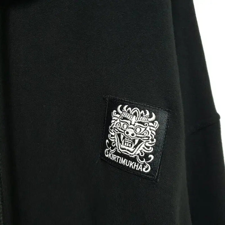 [BUNJANG] KIRTIMUKA Embroidered Square Patch Loose Fit Hoodie / 키르티무카 스퀘어 자수 패치 루즈핏 후드티 ONE_M2648