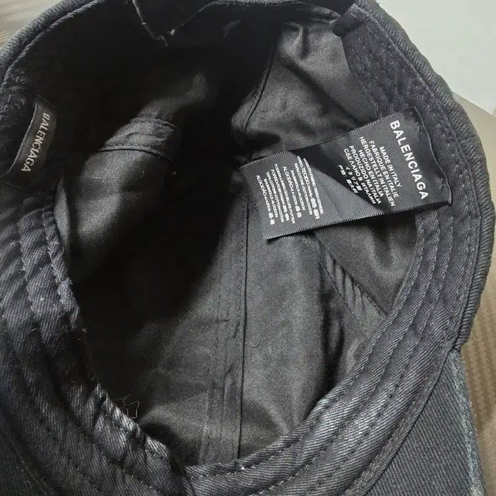 [BUNJANG] Balenciaga Rainbow Embroidery Baseball Cap / 발렌시아가 레인보우자수 볼캡[모자]