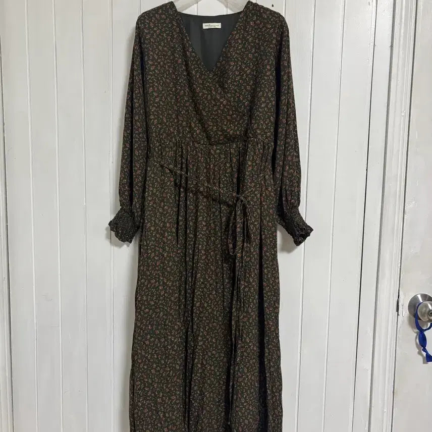 [BUNJANG] Eearth Floral Pattern Long Dress / 얼스 플라워패턴 원피스 여성F(~66까지)