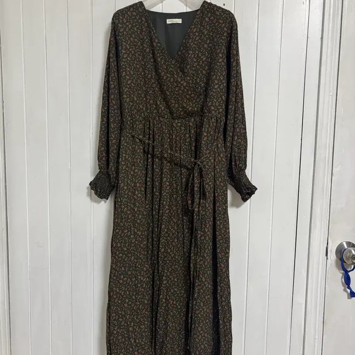 [BUNJANG] Eearth Floral Pattern Long Dress / 얼스 플라워패턴 원피스 여성F(~66까지)