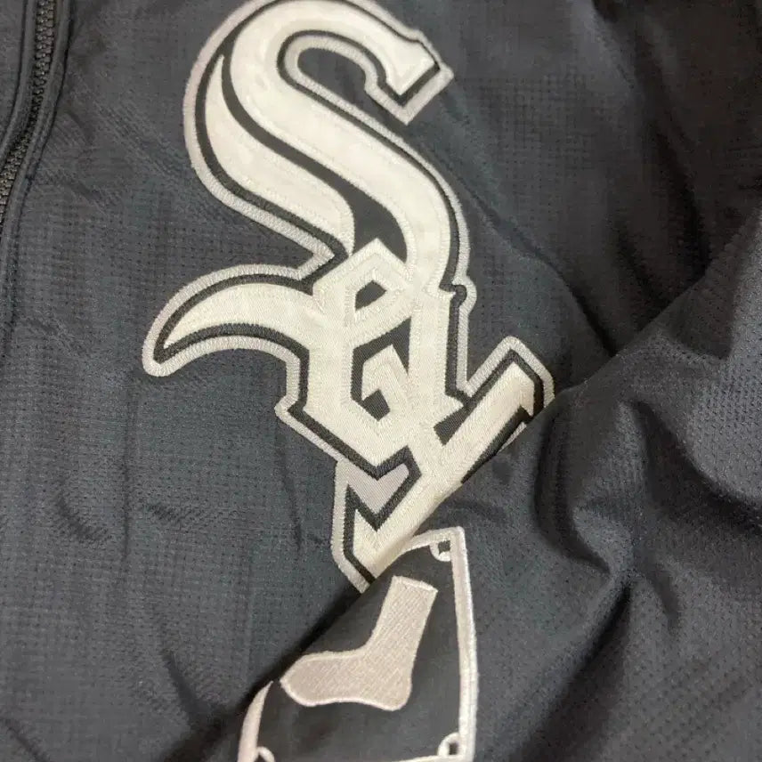 [BUNJANG] Chicago White Sox Baseball Jacket (XL) / 시카고 화이트삭스 블랙 야구점퍼(XL)