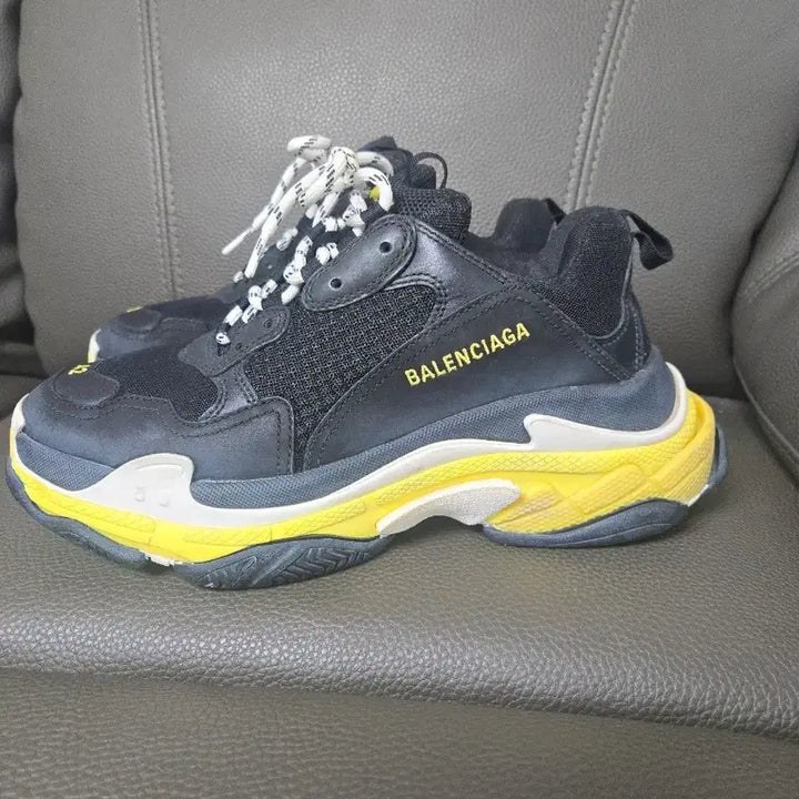 [BUNJANG] Balenciaga Triple S Black Yellow Size 42 / 발렌시아가 트리플 S 검노 42